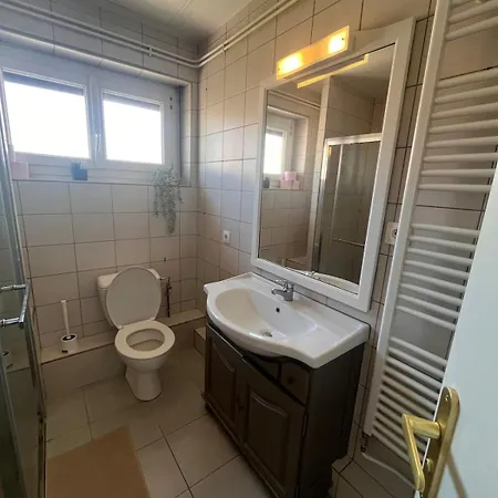 Apartamento Modern 2 Bedroom Apartment, 4 People, Tram 2 Min *